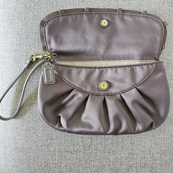 Coach clutch - Picture 5 of 8